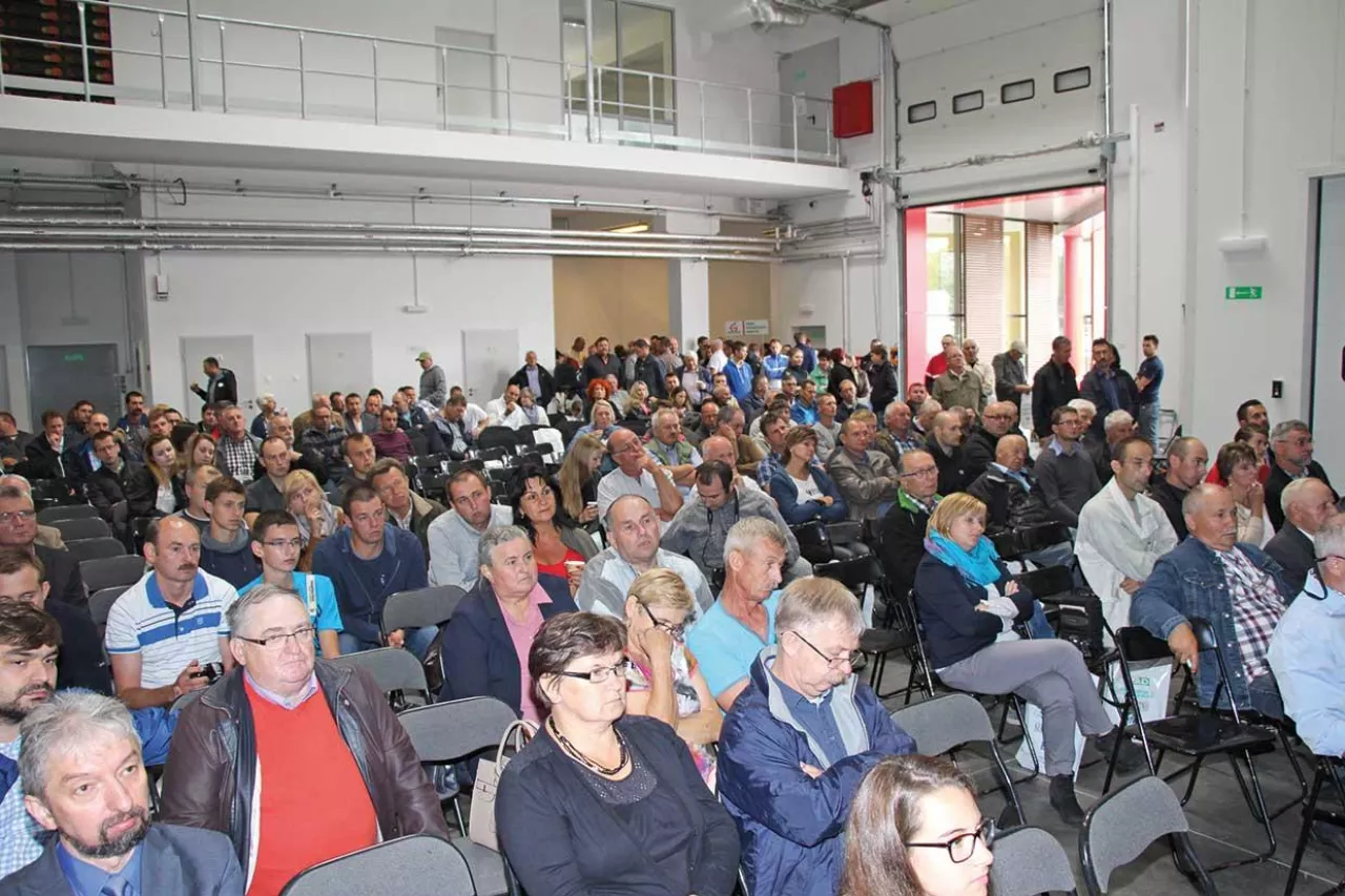 Uczestnicy części teoretycznej IV Letnich Pokazów Czereśniowych