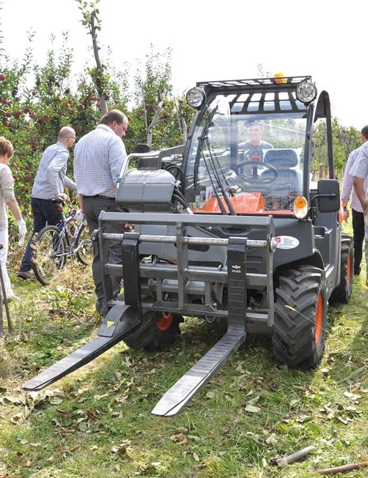 Ładowarka teleskopowa T 144 H serii Taurulift marki Ausa