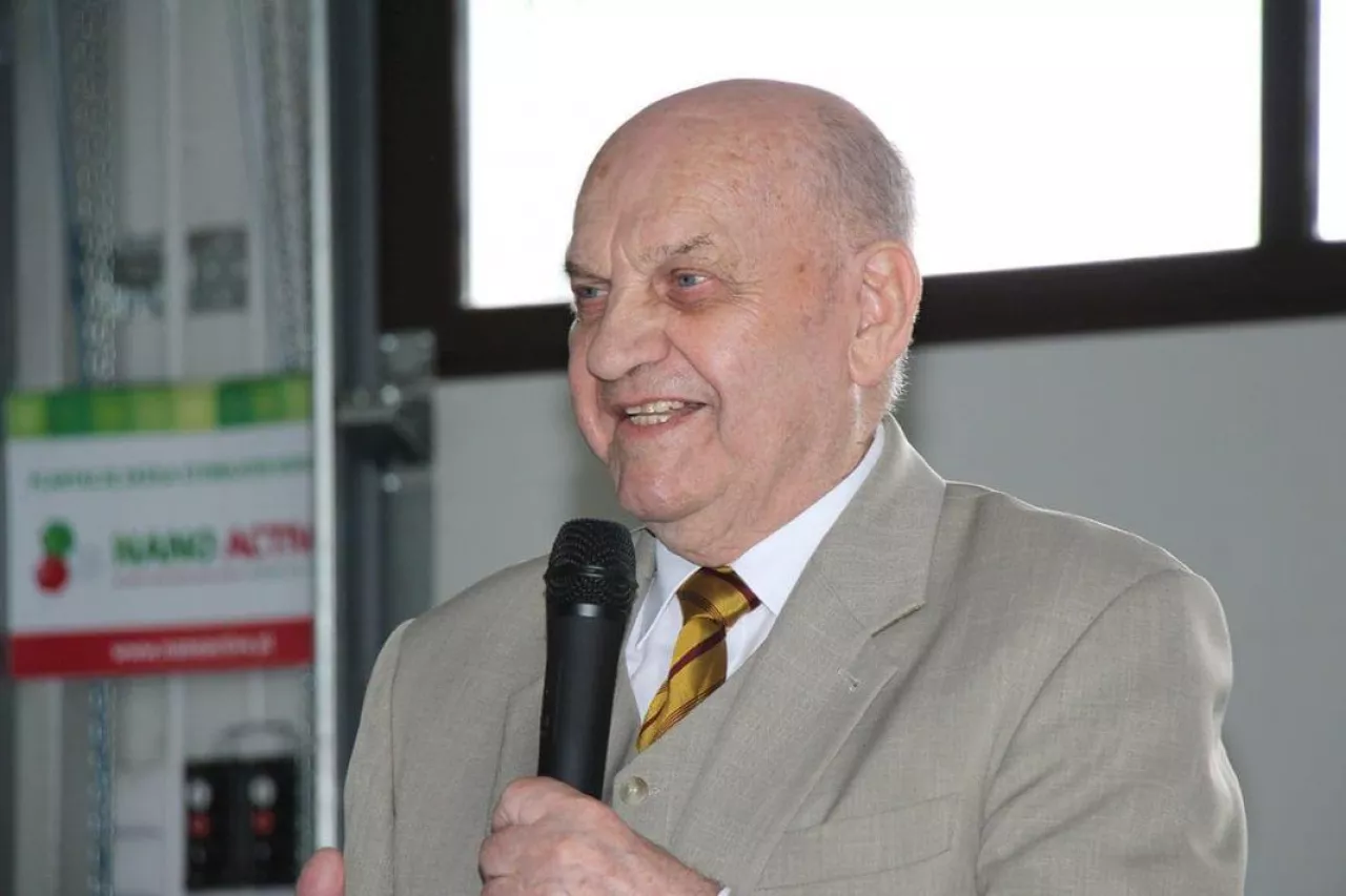 FOT. Prof. dr hab. Eberhard Makosz