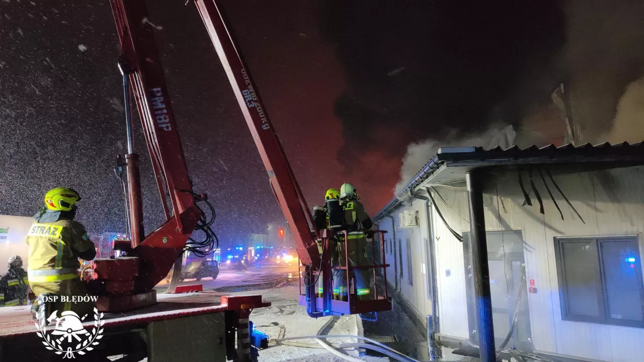 Nocny pozar w sortowni