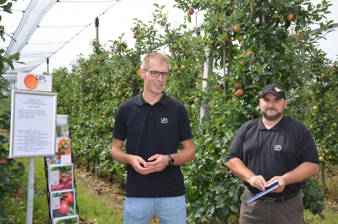 Spotkanie w wilanowskiej kwaterze ProNutiva rozpoczęli Arkadiusz Sławiński
(po lewej) oraz Tomasz Sikora