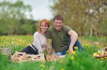 Bogumiła i Marcin Stuglikowie kontynuują 70-letnią tradycję produkcji orzecha włoskiego