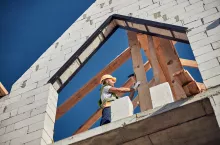 Jaki budynek gospodarczy może postawić rolnik bez pozwolenia i zgłoszenia?