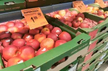 jabłka w promocji
