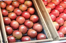 Jabłka w supermarkecie