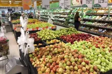 markety we francji wspierają francuskich producentów owoców