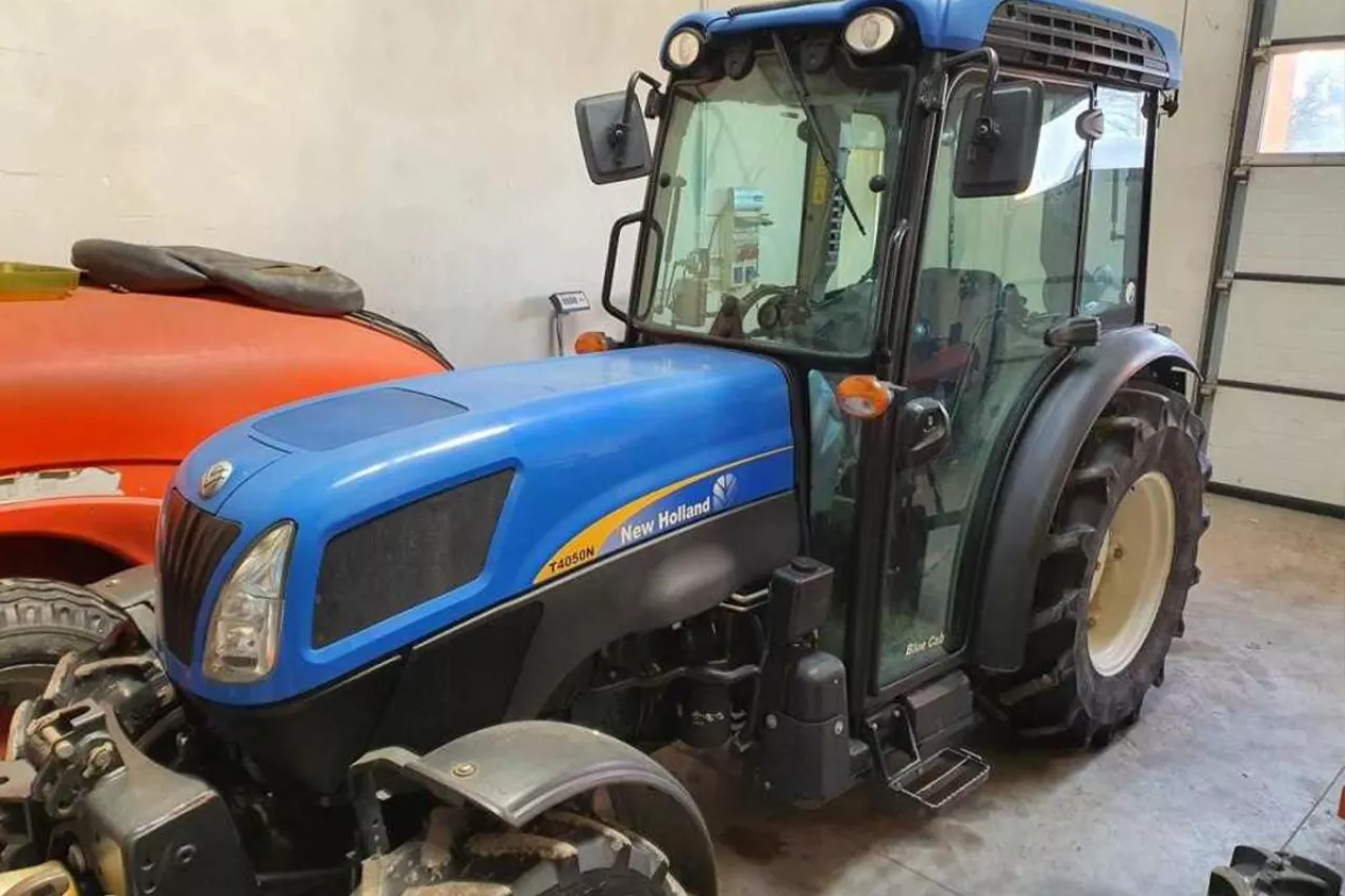 złodzieje ukradli dwa ciągniki