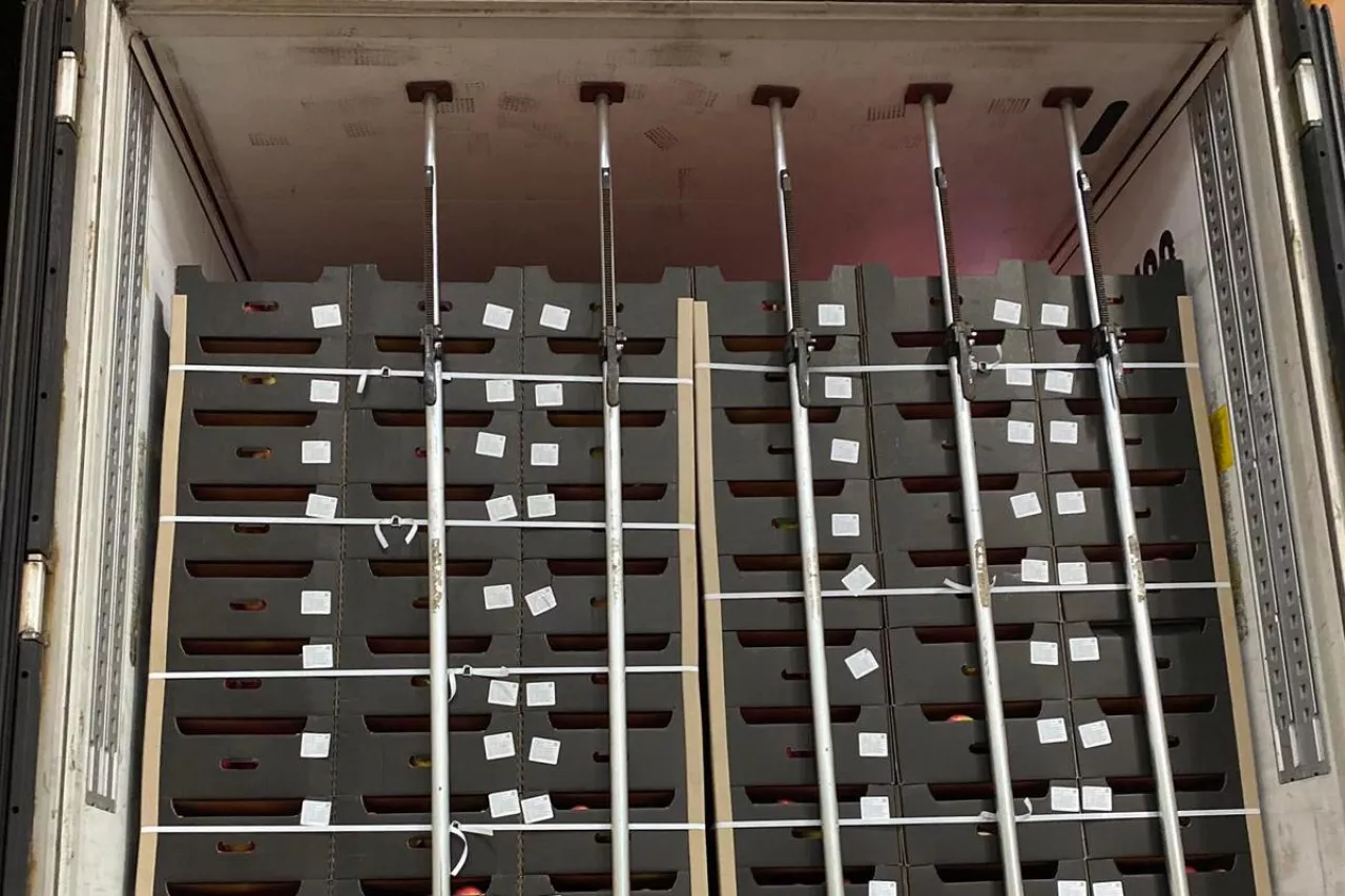 rosja nakłada embargo na mołdawskie jabłka