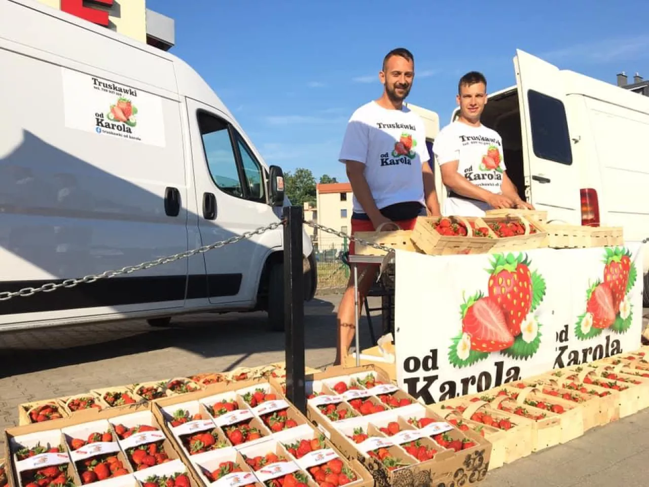 Takie owocomaty pojawiają sie w ruchliwych punktach miast zachodniej Europy - czy mają szansę sprawdzić się również u nas