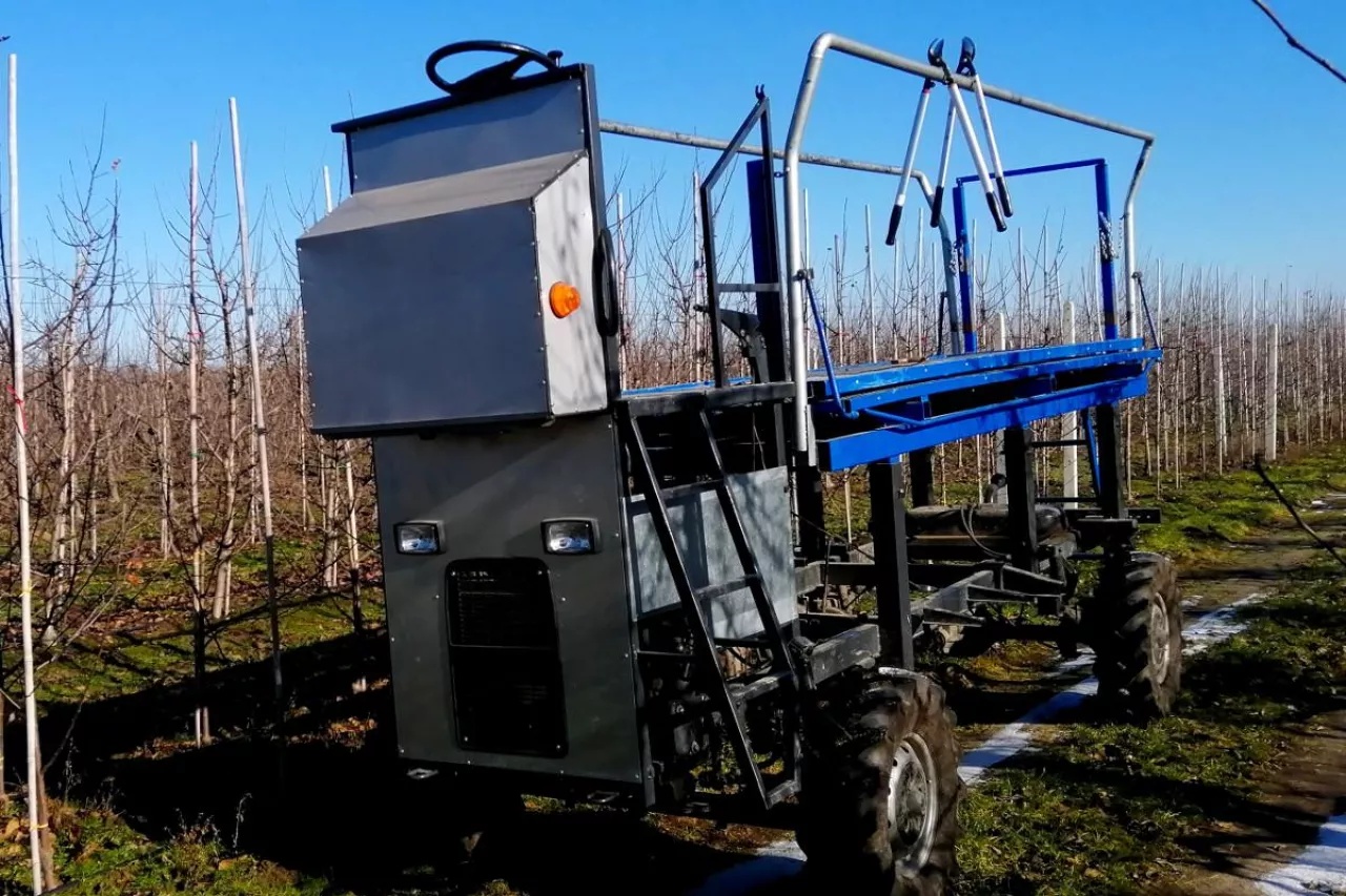 samobieżna platforma sadownicza