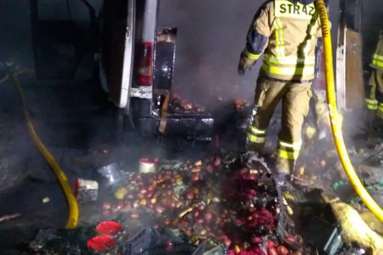 spalił się bus z jabłkami