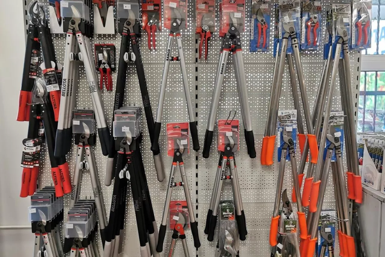 przegląd sekatorów do cięcia