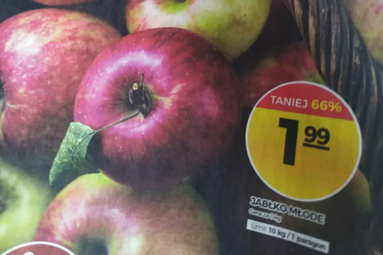 promocja jabłek w markecie