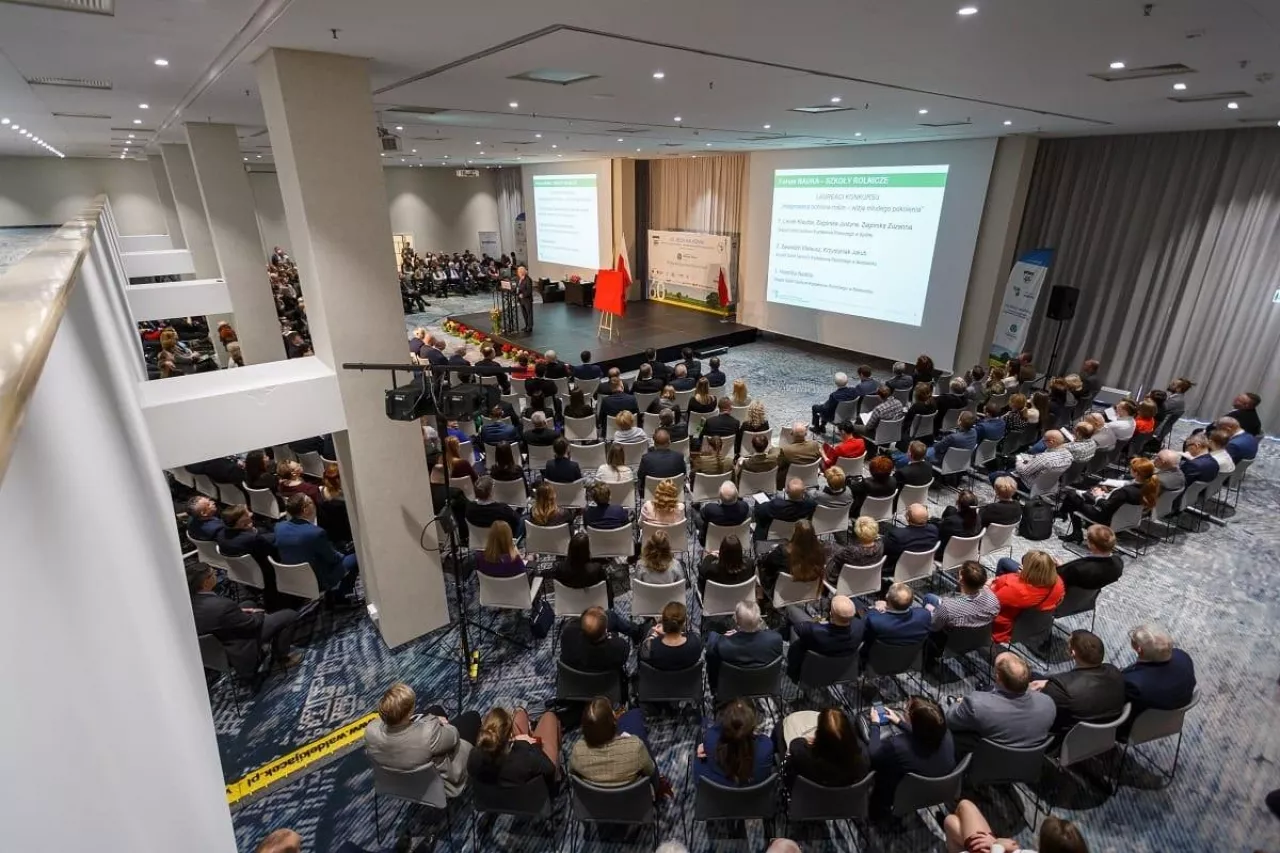 Zmiany klimatu, nowe zagrożenia i wyzwania związane z ochroną roślin. Podsumowanie 60. Sesji Naukowej Instytutu Ochrony Roślin – PIB