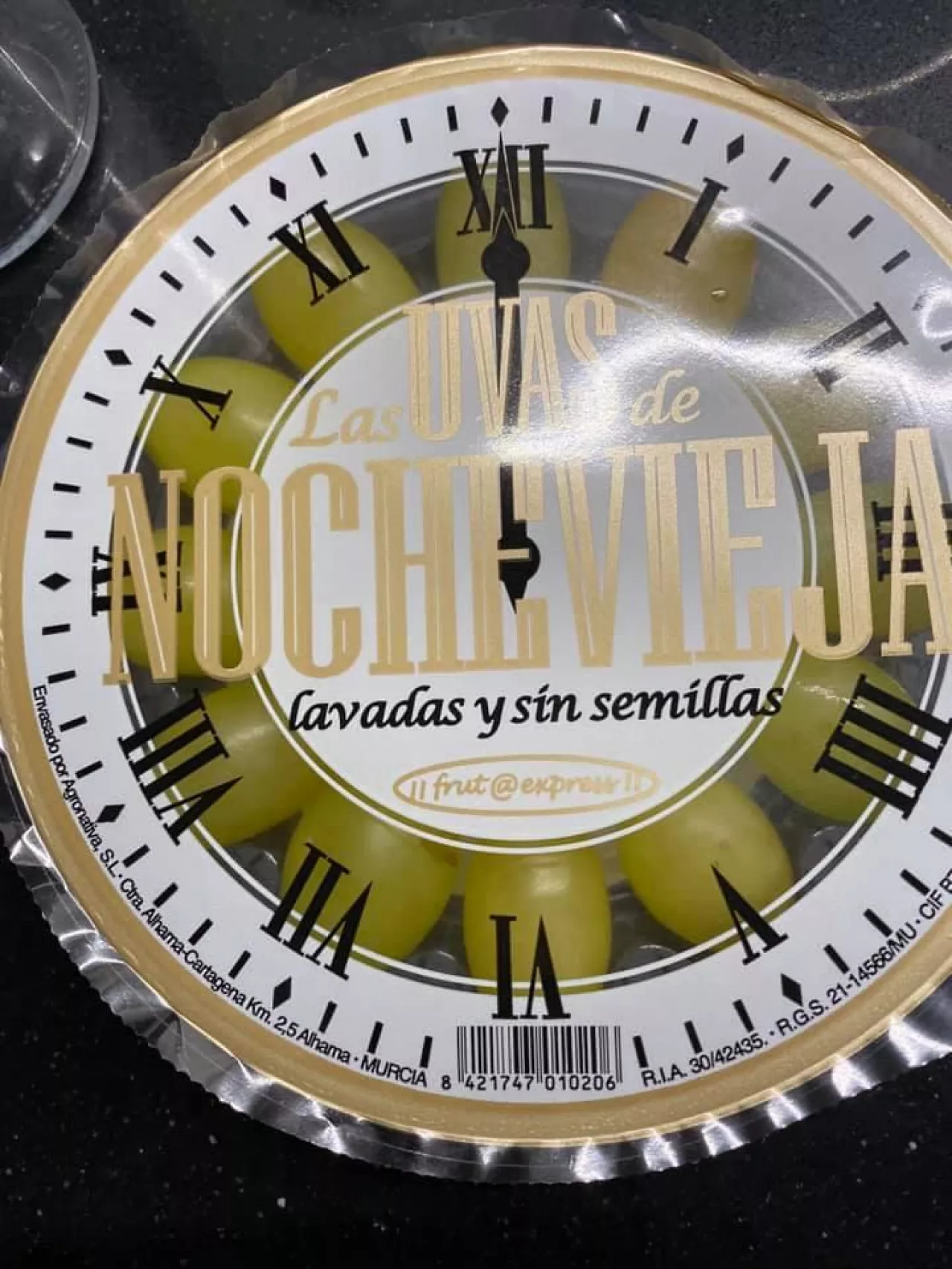 Winogrona w plastikowym opakowaniu