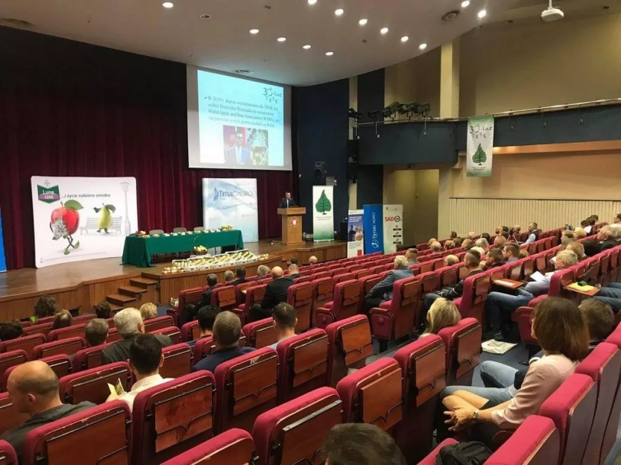 Jubileuszowa Konferencja Sadownicza zorganizowana z okazji 30-lecia Towarzystwa Rozwoju Sadów Karłowych - fot.1