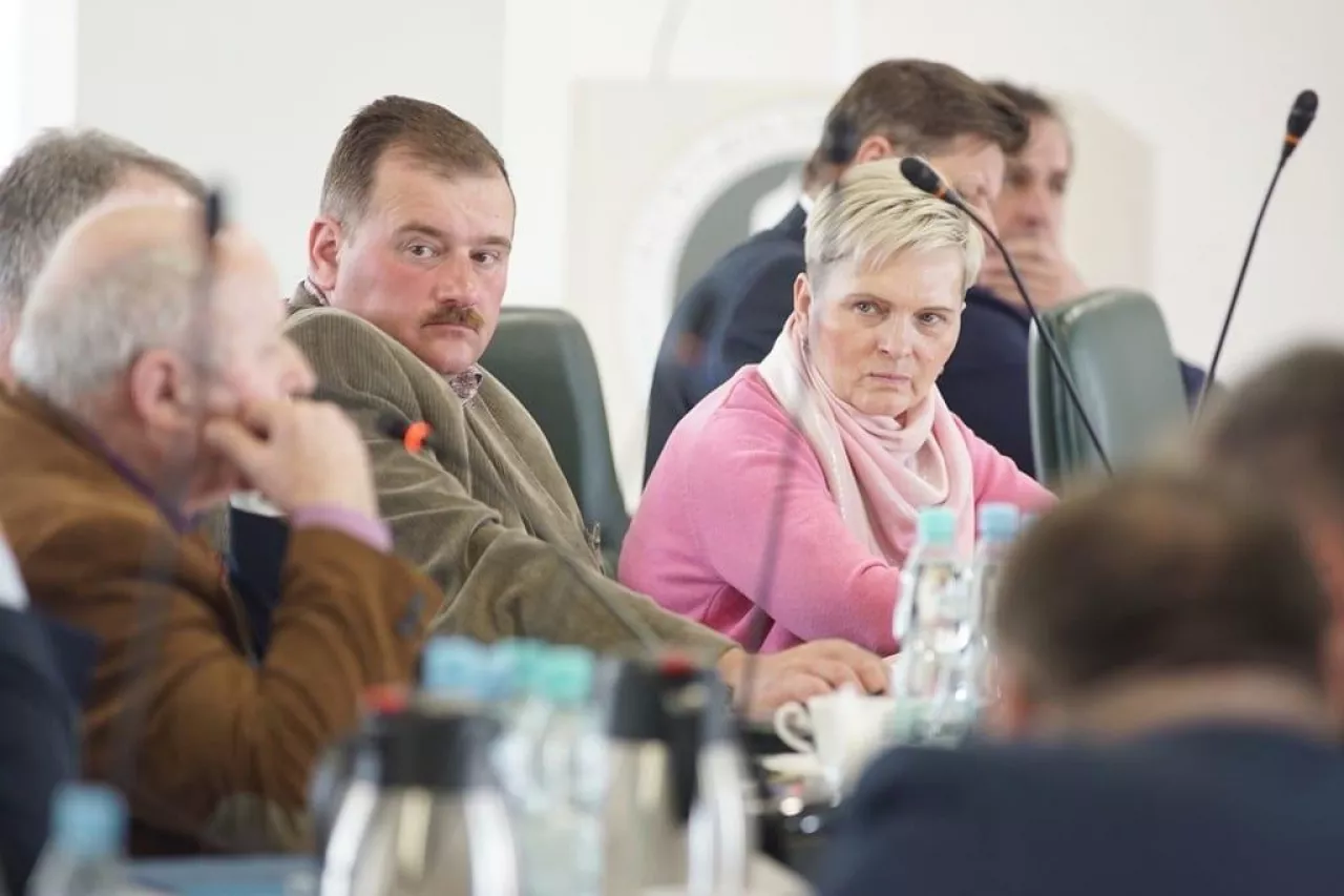 Uczestnicy pierwszego posiedzenia Zespołu ds. stabilizacji i wsparcia rynku owoców i warzyw.