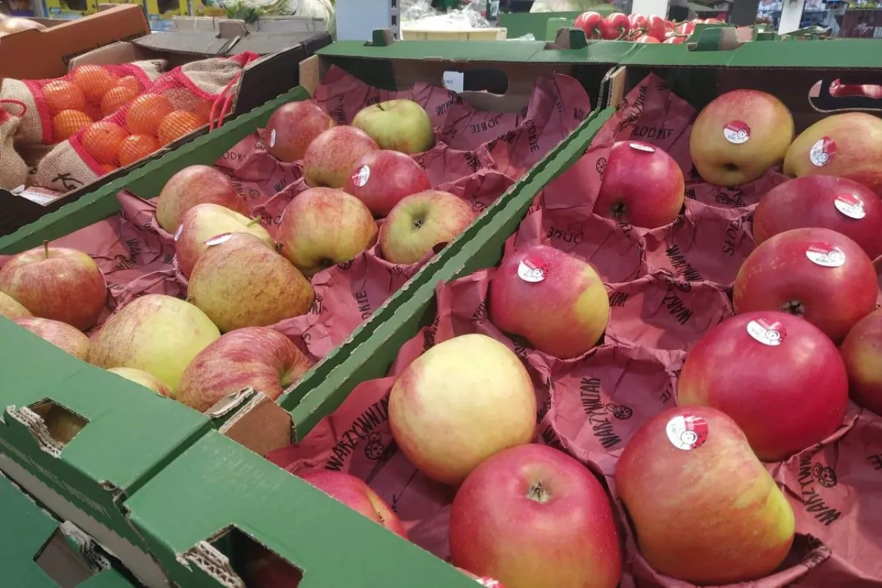 Jabłka w sieci Biedronka