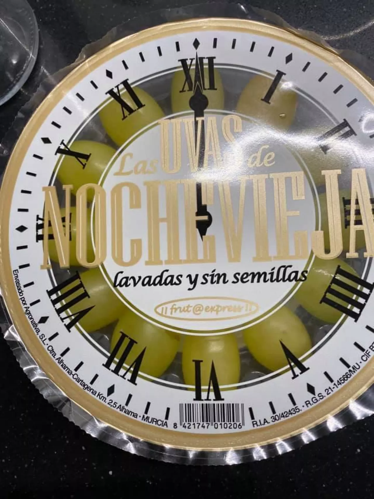 Winogrona w plastikowym opakowaniu