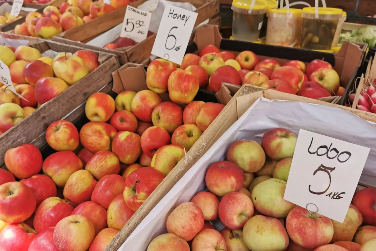 jabłka targowisko