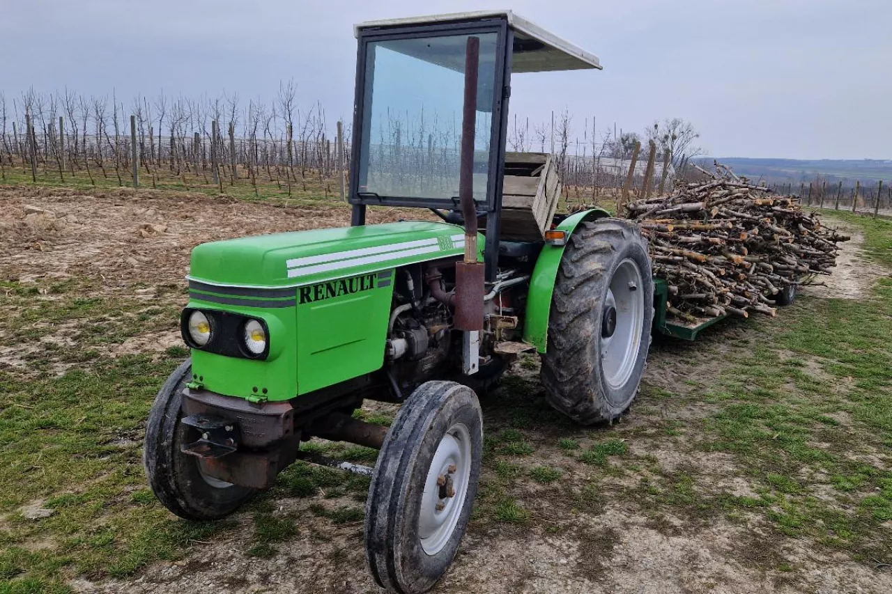 ciągnik renault