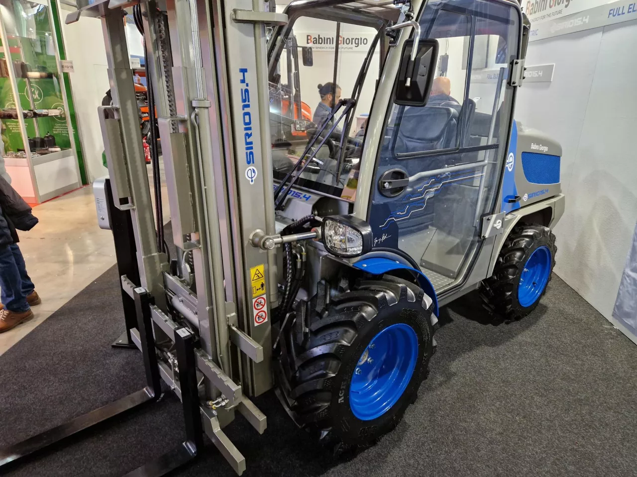 Elektryczny wózek widłowy - Interpoma 2024