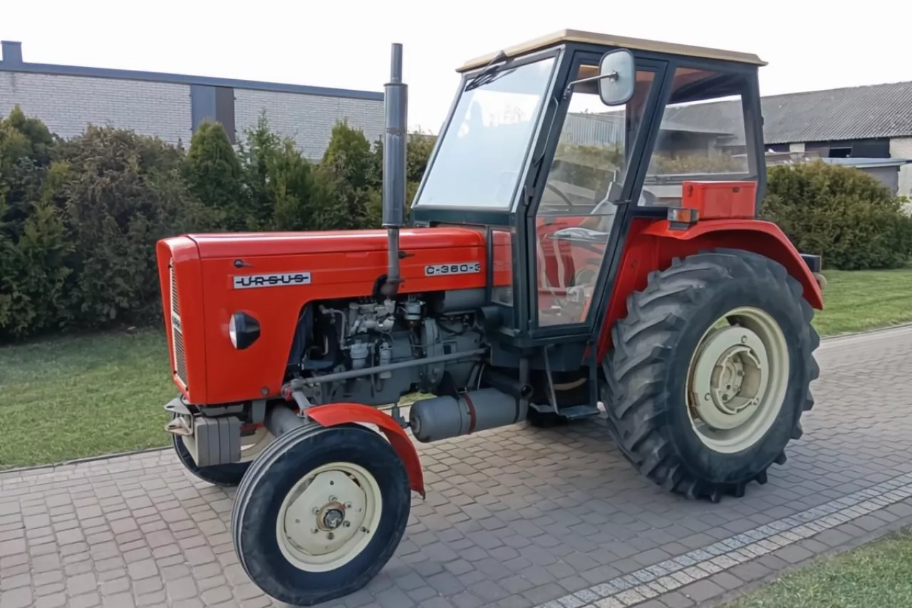833158