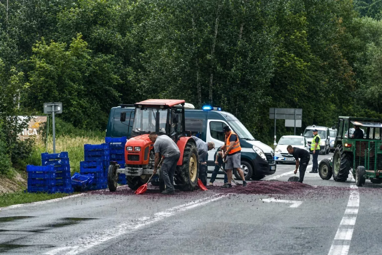 944719